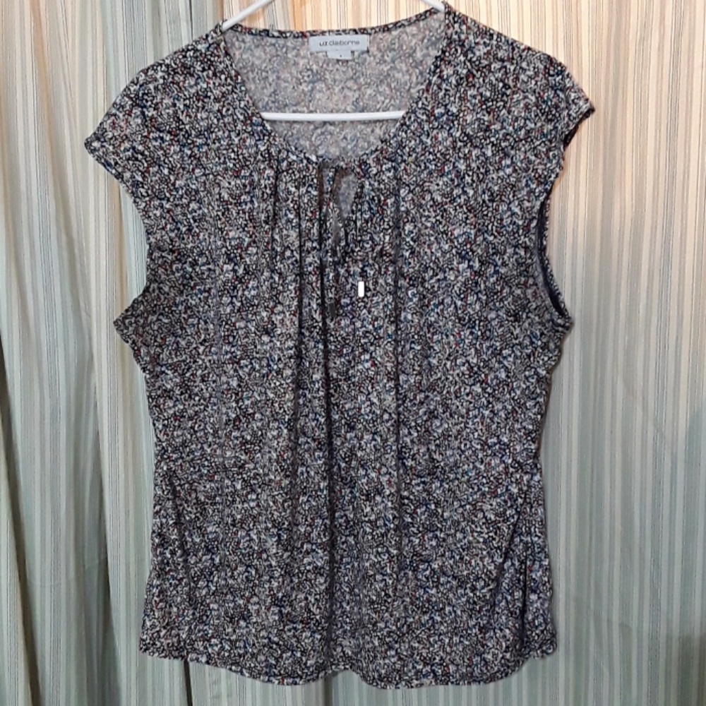 Liz Claiborne cap sleeve keyhole top S